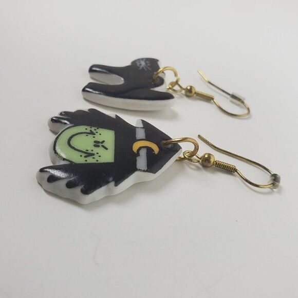 Trena's Trinkets Vintage 90s NOS Halloween Black Cat Witch Ceramic Hook Earrings - Picture 7 of 13